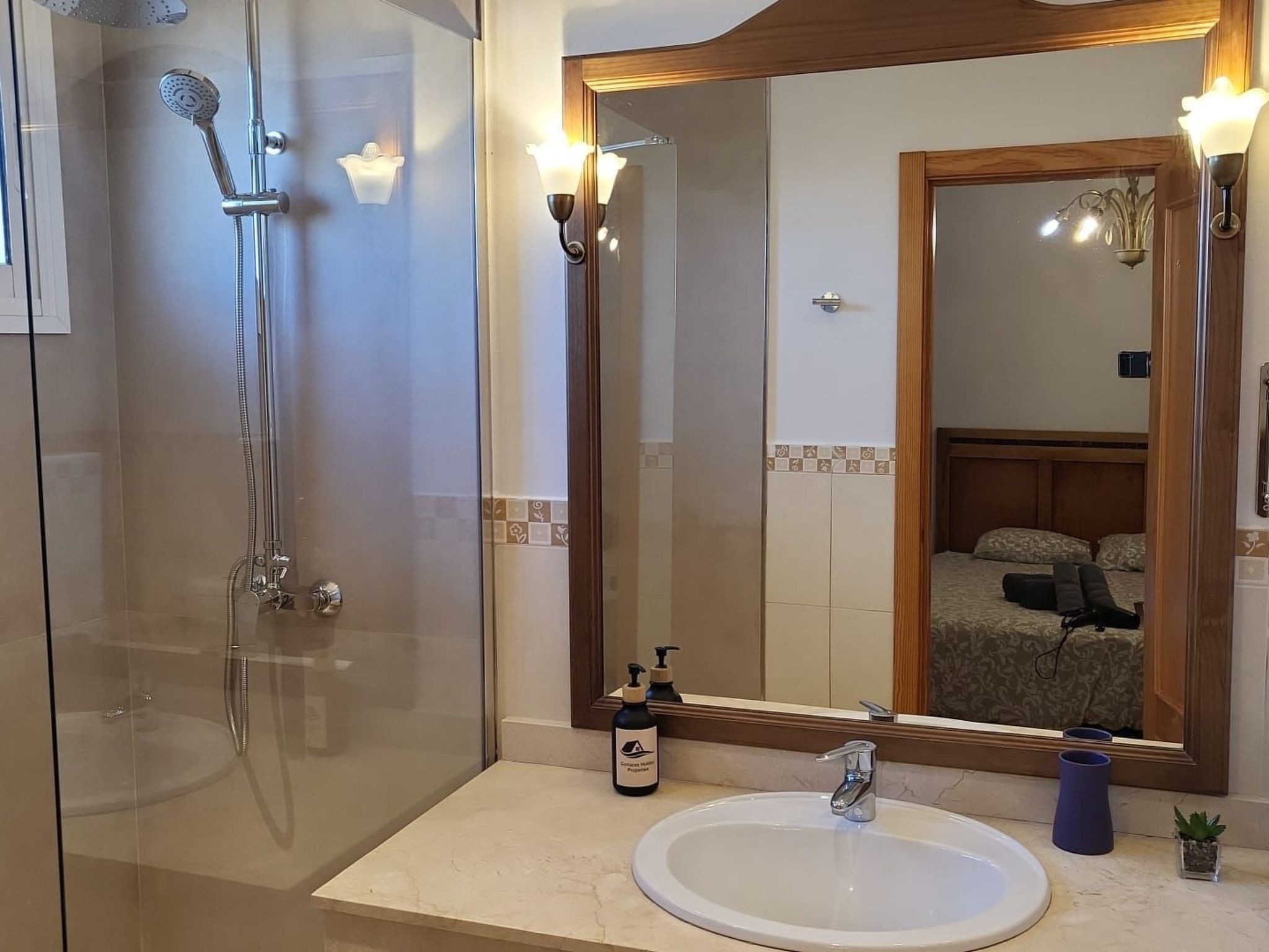 Penthouse, Jacuzzi, Meerblick, BBQ,wifi, AC-Image-tags.info