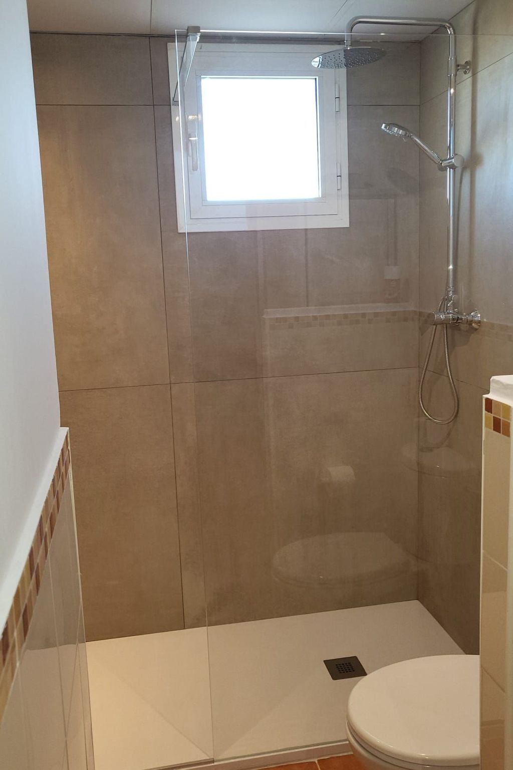 Penthouse, Jacuzzi, Meerblick, BBQ,wifi, AC-Image-tags.info