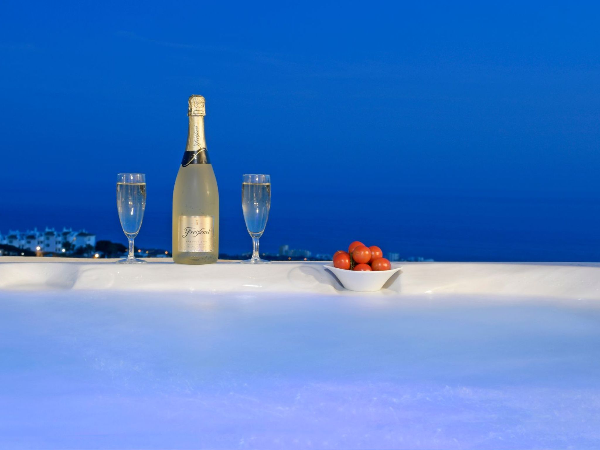 Penthouse, Jacuzzi, Meerblick, BBQ,wifi, AC-Image-tags.info