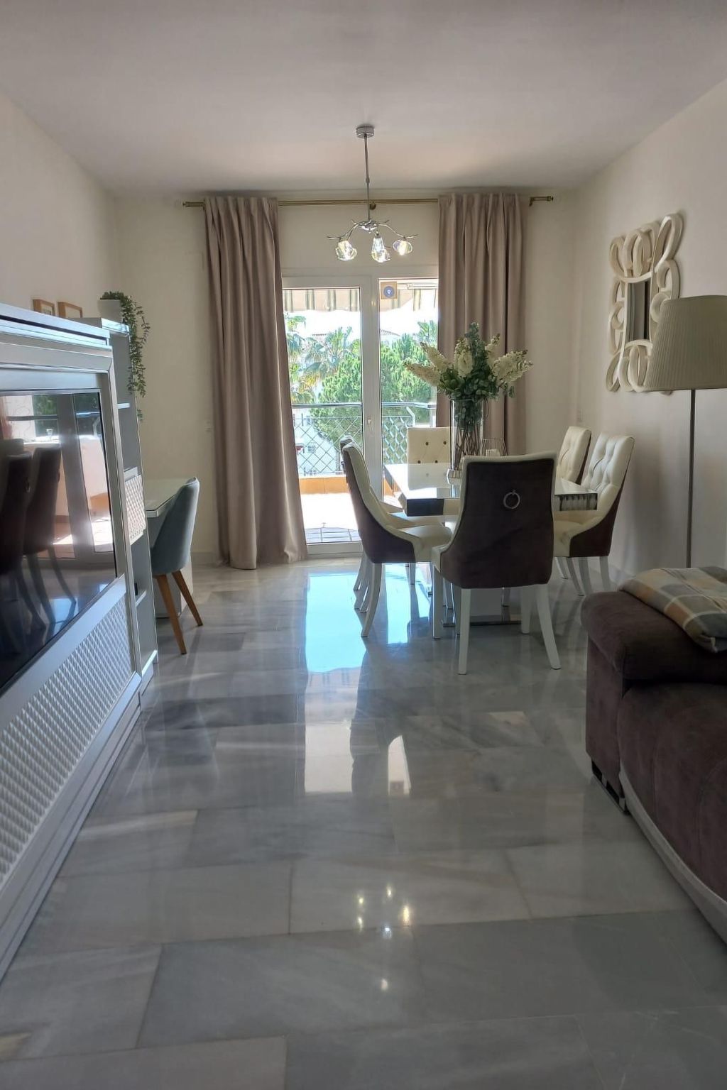 Mit Infinity-Pool-Binnen