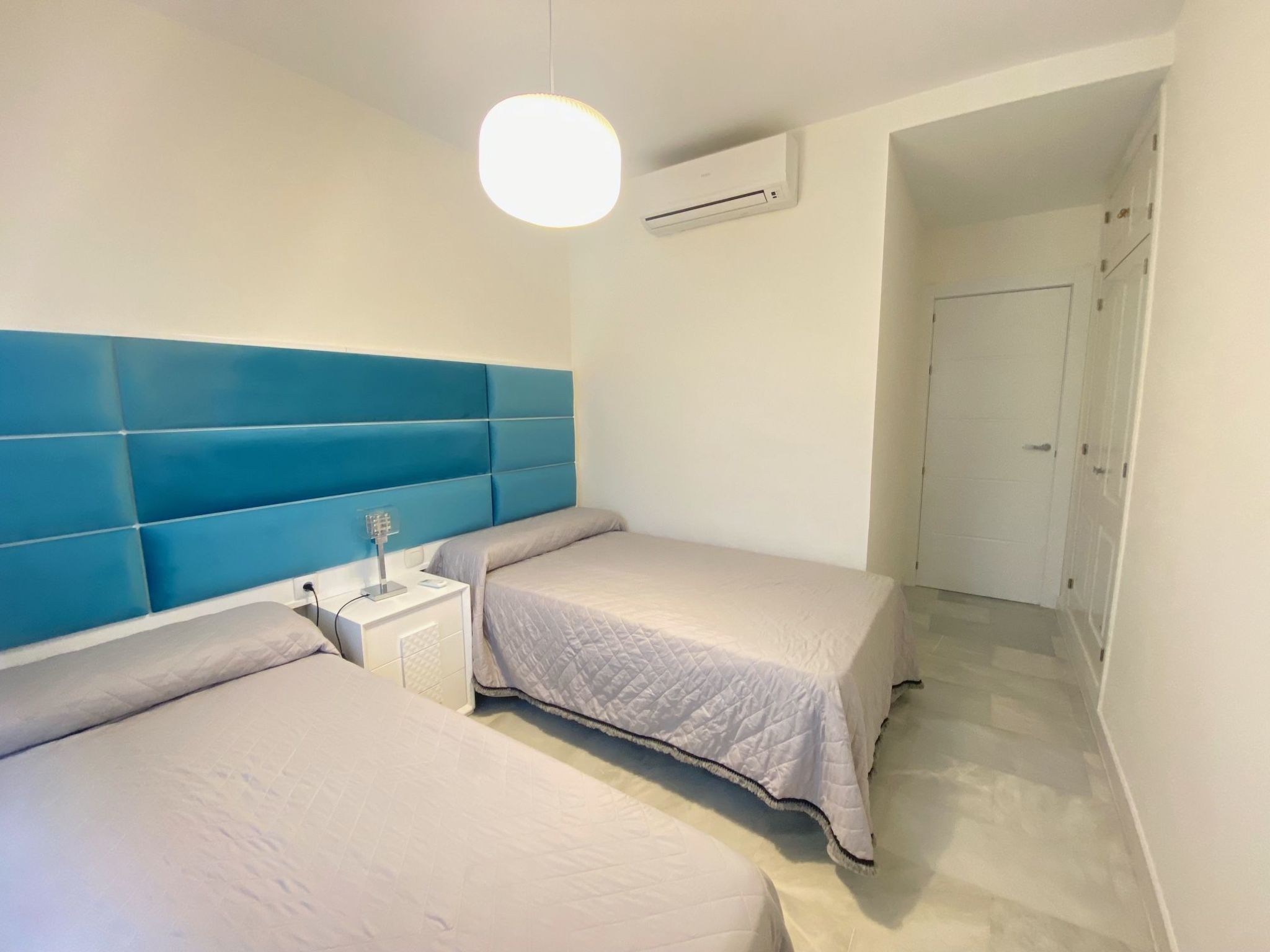 Mit Infinity-Pool-Binnen