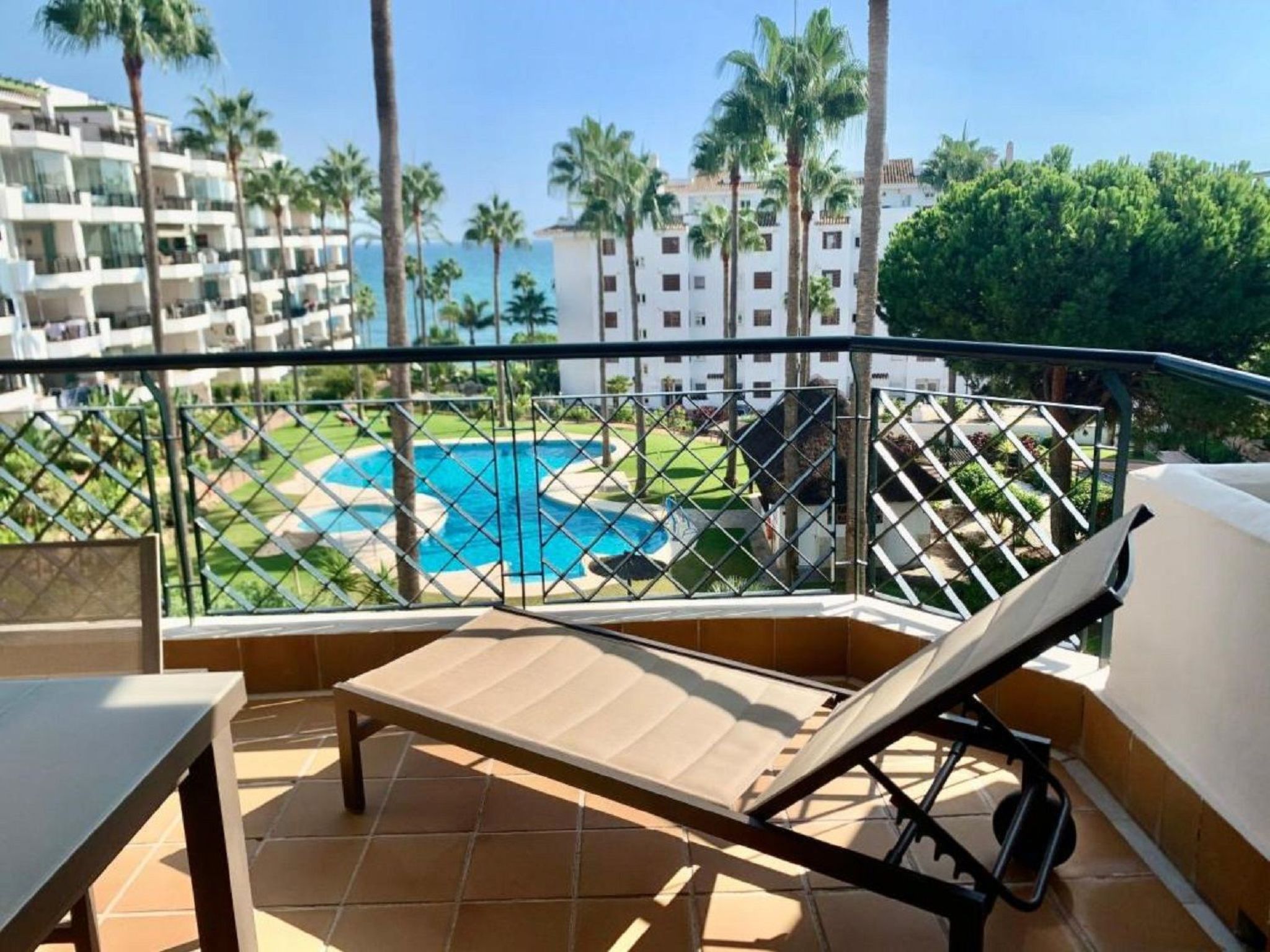 Gemütliche Ferienwohnung in Sitio De Calahonda mit Privatem Parkplatz-Binnen