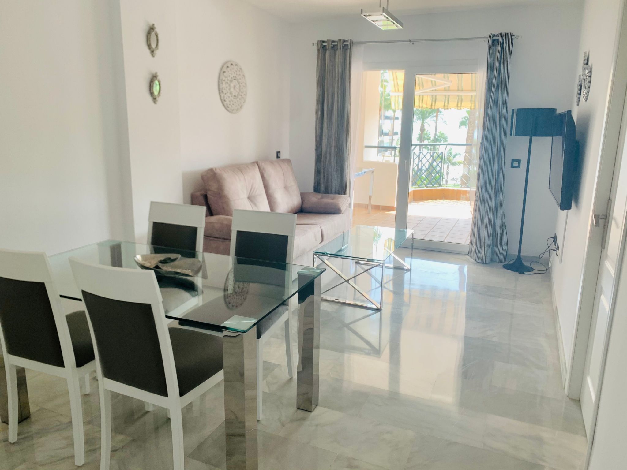 Gemütliche Ferienwohnung in Sitio De Calahonda mit Privatem Parkplatz-Binnen