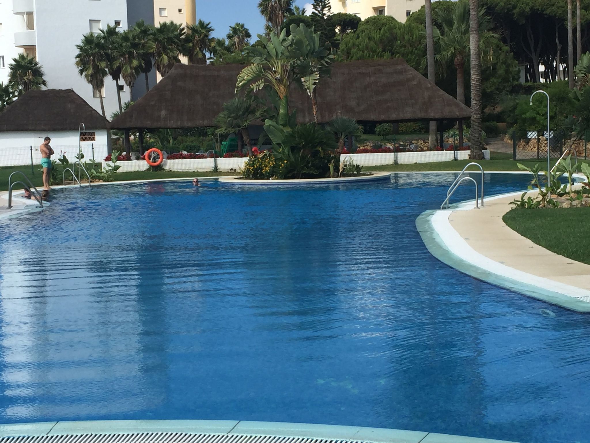 In Sitio De Calahonda mit Privatem Parkplatz und Meerblick-Binnen