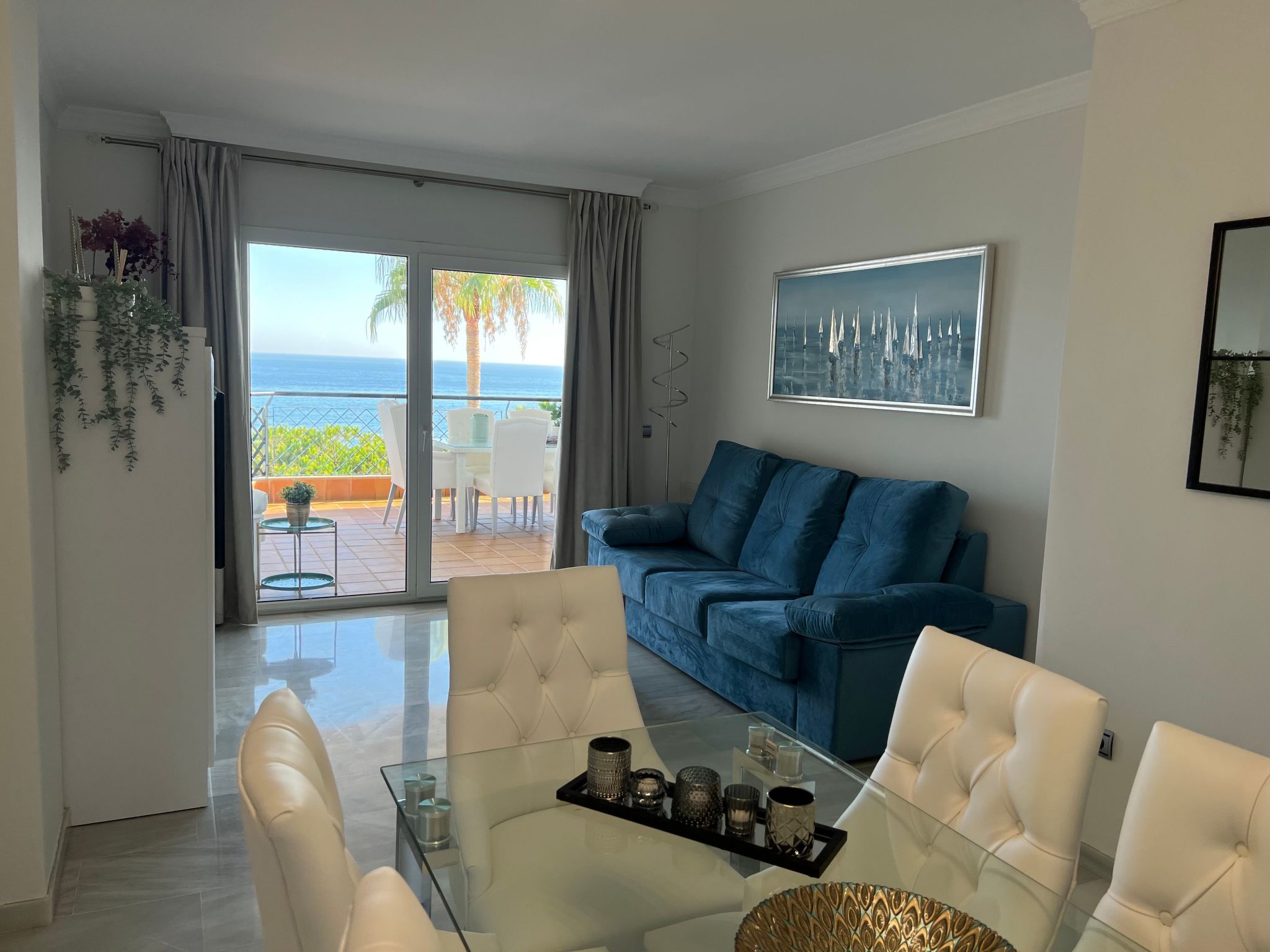 In Sitio De Calahonda mit Privatem Parkplatz und Meerblick-Binnen