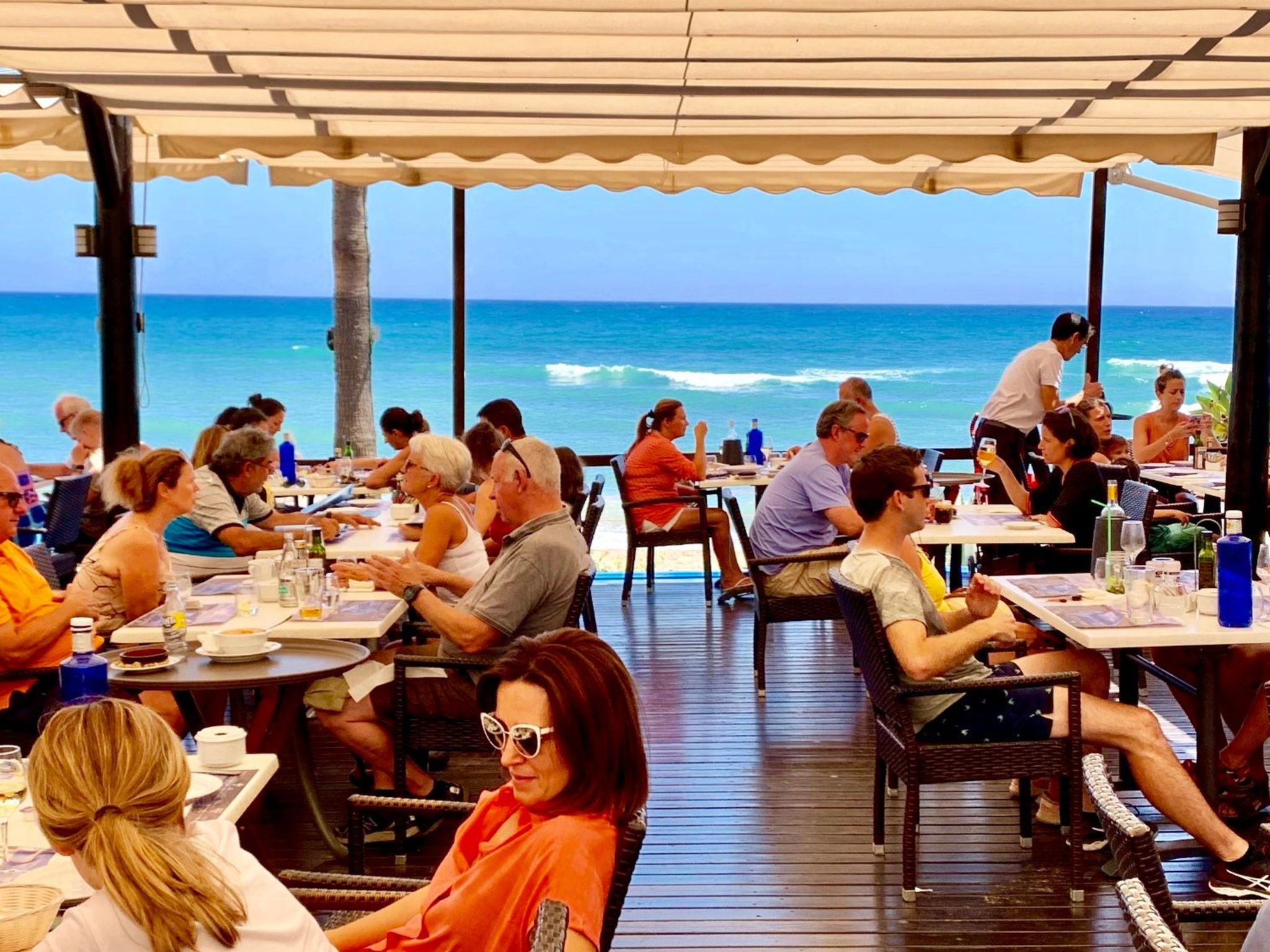 In Sitio De Calahonda mit Privatem Parkplatz und Meerblick-Binnen