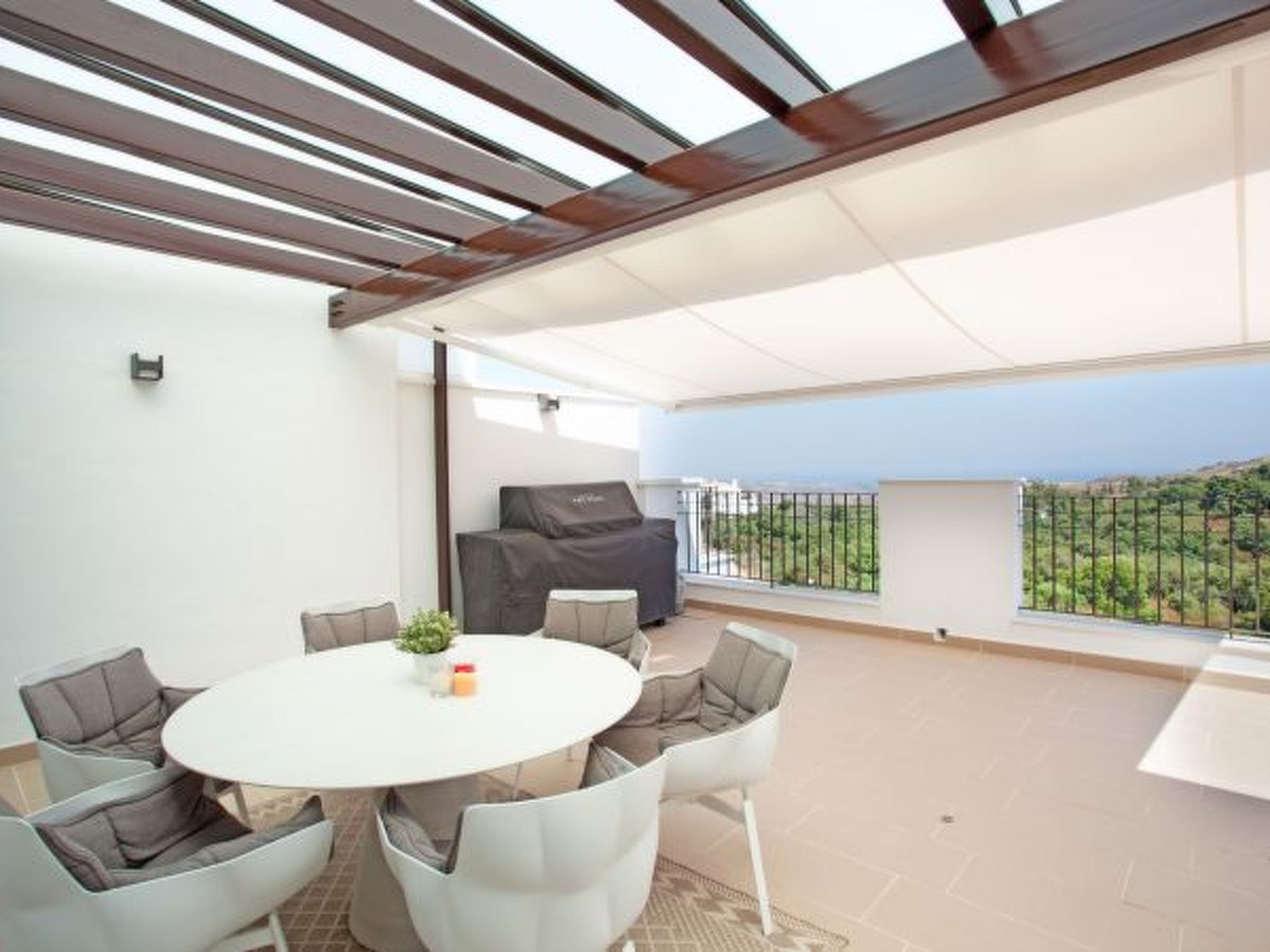 Floresta Sur 8-5 — view 1 of 24