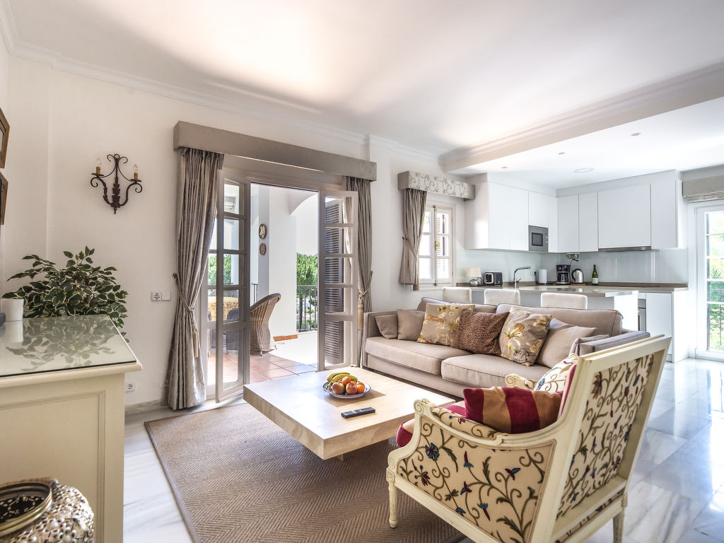 Las Ranas — Living Room