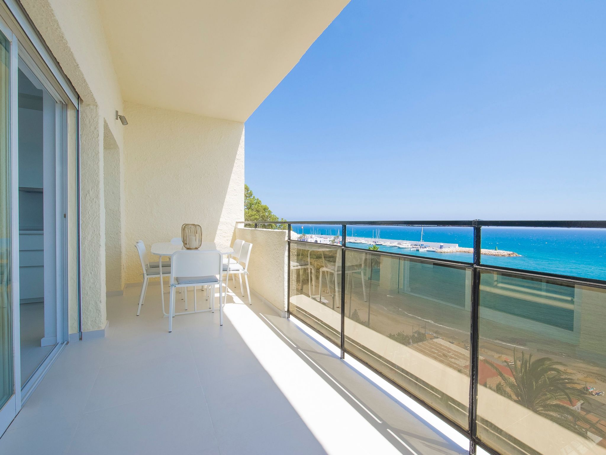 Schöne Ferienwohnung mit tollem Ausblick-Dedans