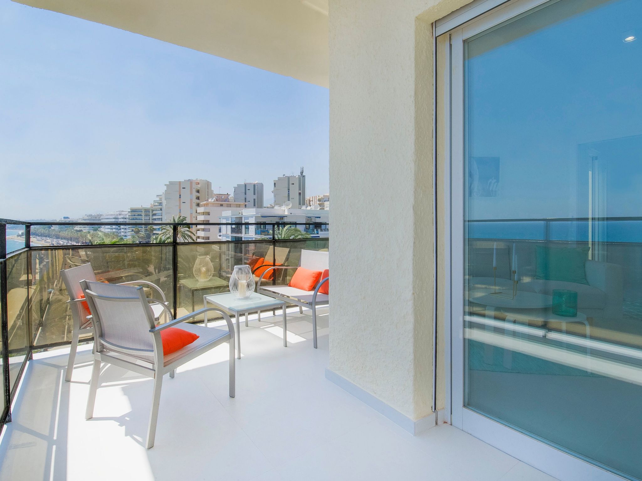 Schöne Ferienwohnung mit tollem Ausblick-Dedans