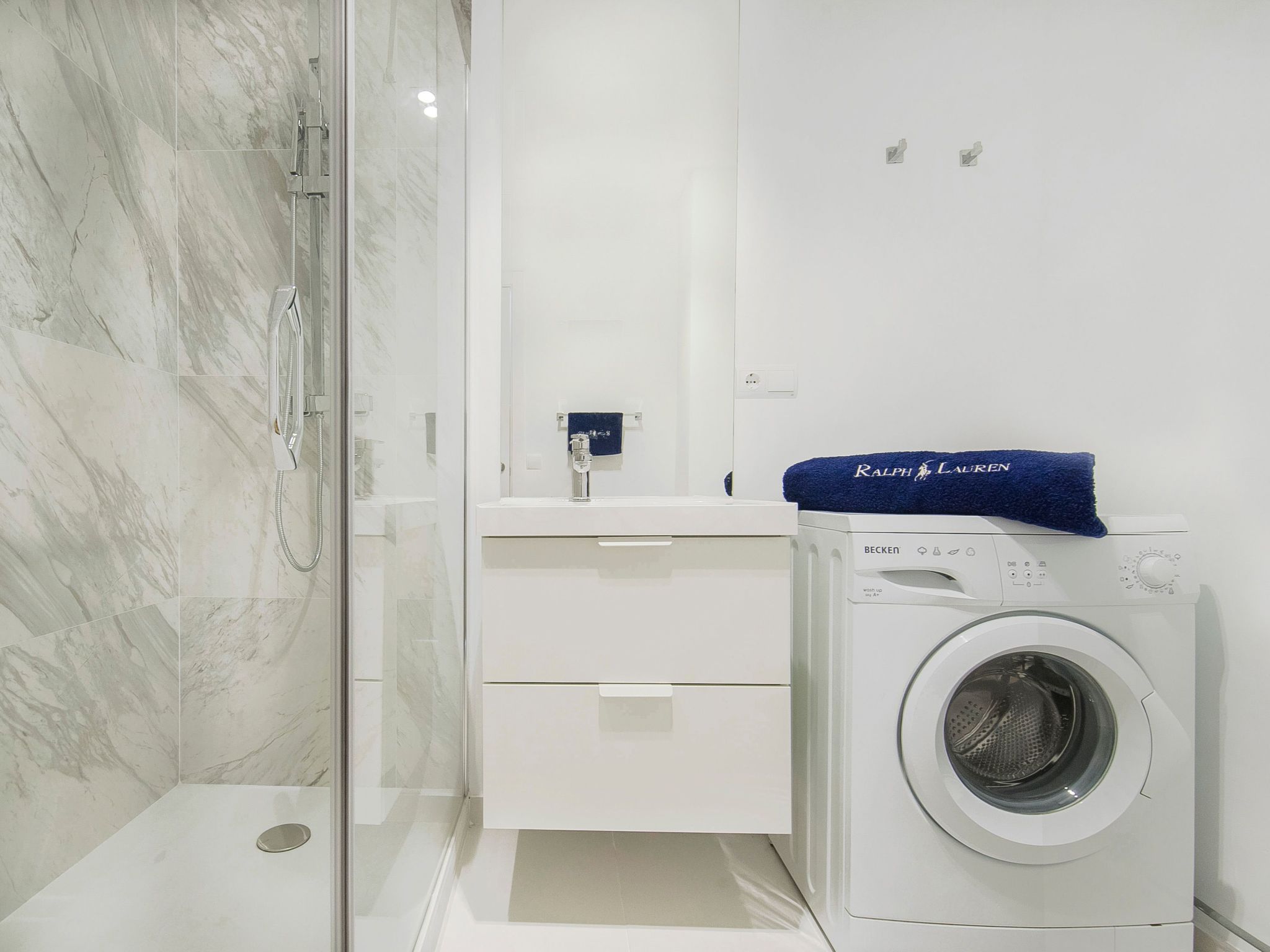 Schöne Ferienwohnung mit tollem Ausblick-Dedans