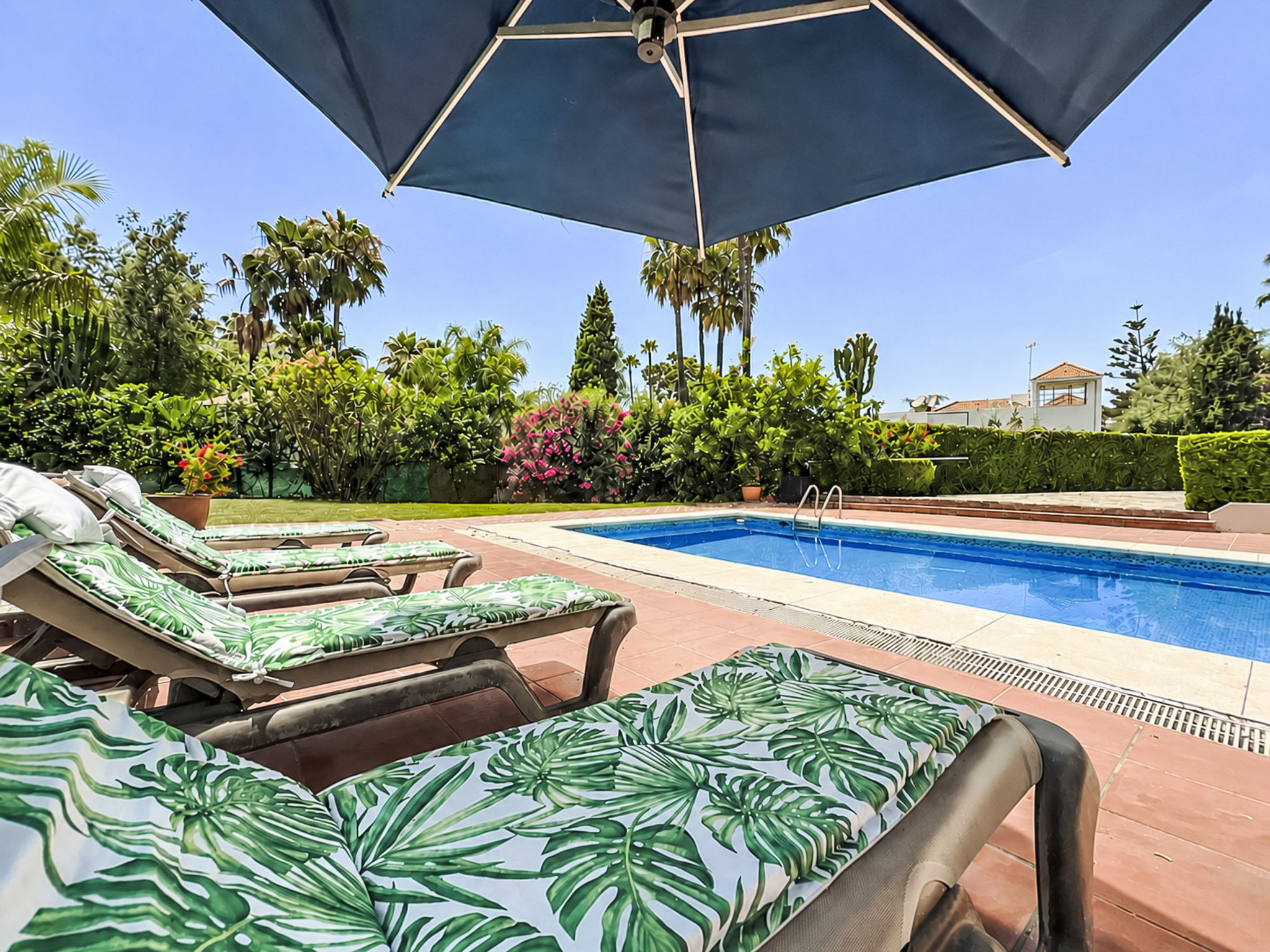 Villa für 12 Pers. mit Grill und privatem Schwimmbad - Buiten