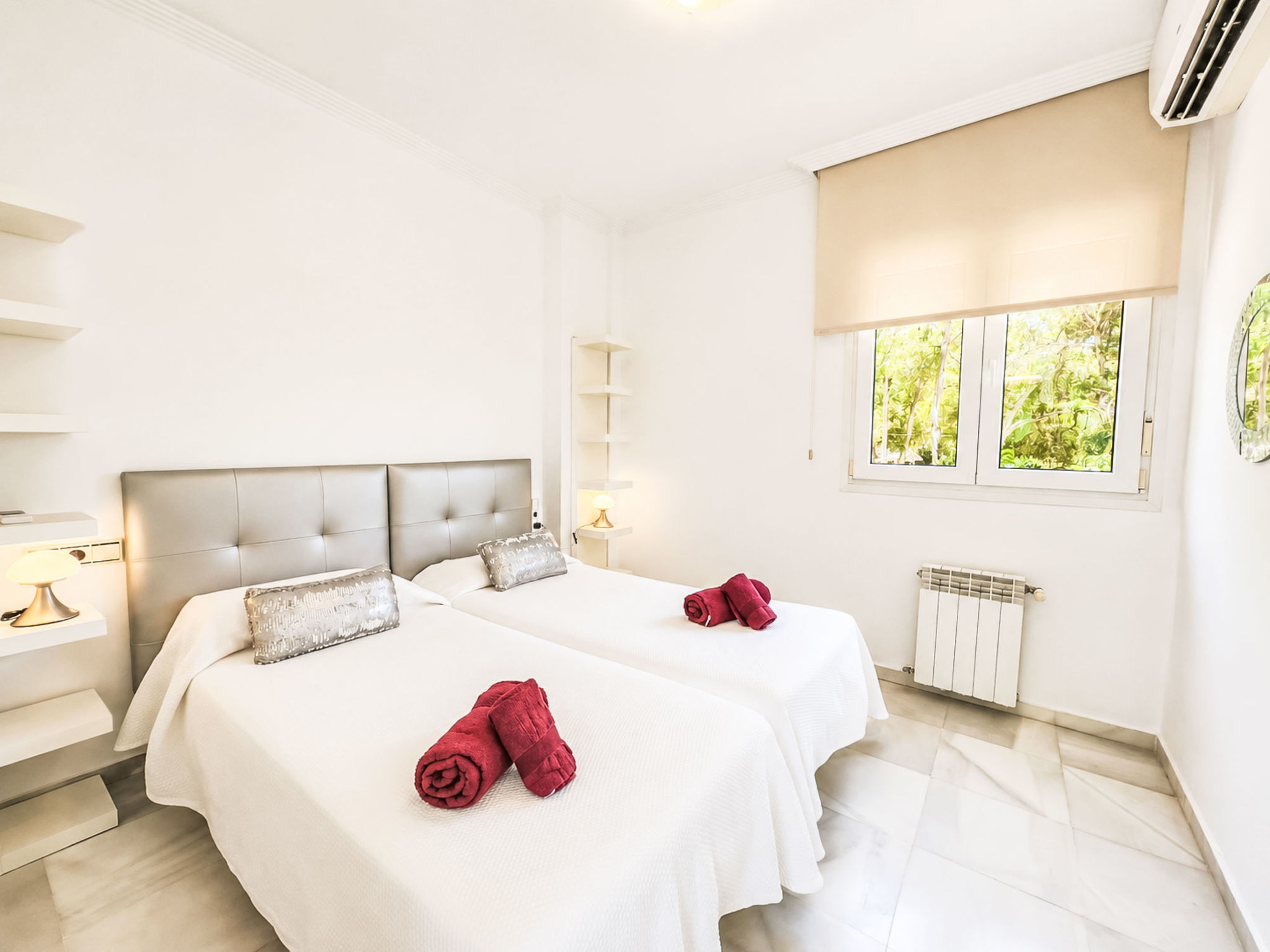 Villa für 12 Pers. mit Grill und privatem Schwimmbad - Binnen