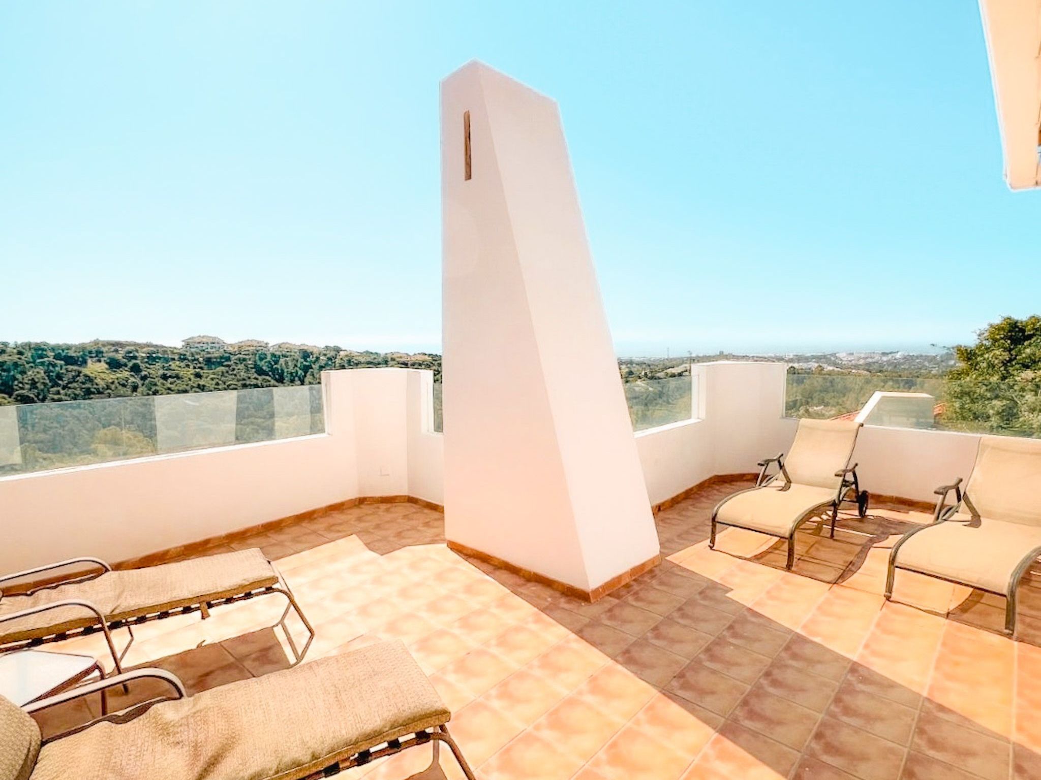 Schöne 4BDR-Villa mit fantastischer Aussicht-Inside