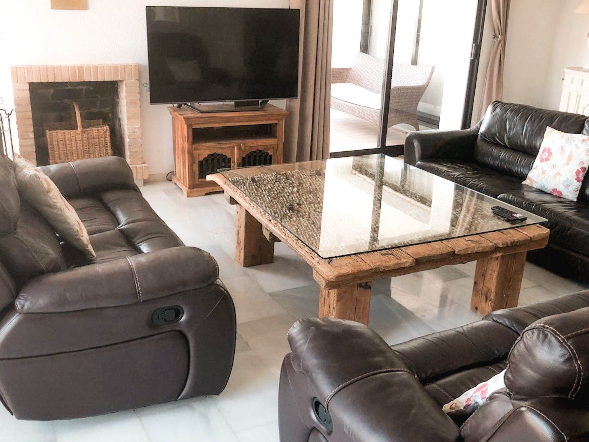 Schöne 4BDR-Villa mit fantastischer Aussicht-Inside