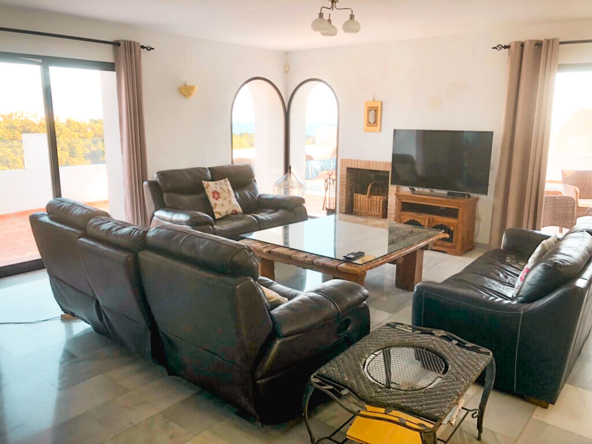 Schöne 4BDR-Villa mit fantastischer Aussicht-Inside