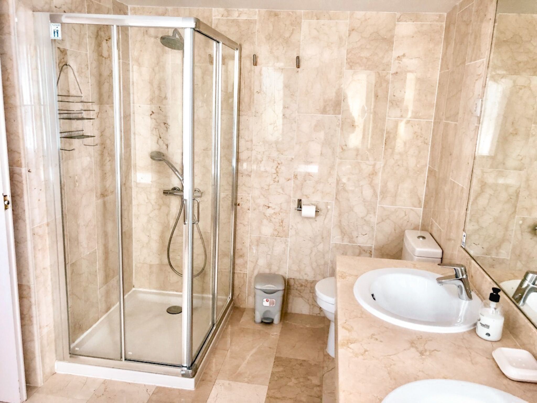 Schöne 4BDR-Villa mit fantastischer Aussicht-Inside