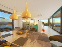 Exclusieve designvilla met privé-spa, binnenzwembad en panoramisch zeezicht in Marbella - thumbnail 2