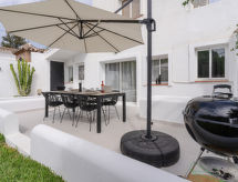 Sfeervolle villa aan de Costa del Sol met terras en uitzicht op de golfbaan - thumbnail 4