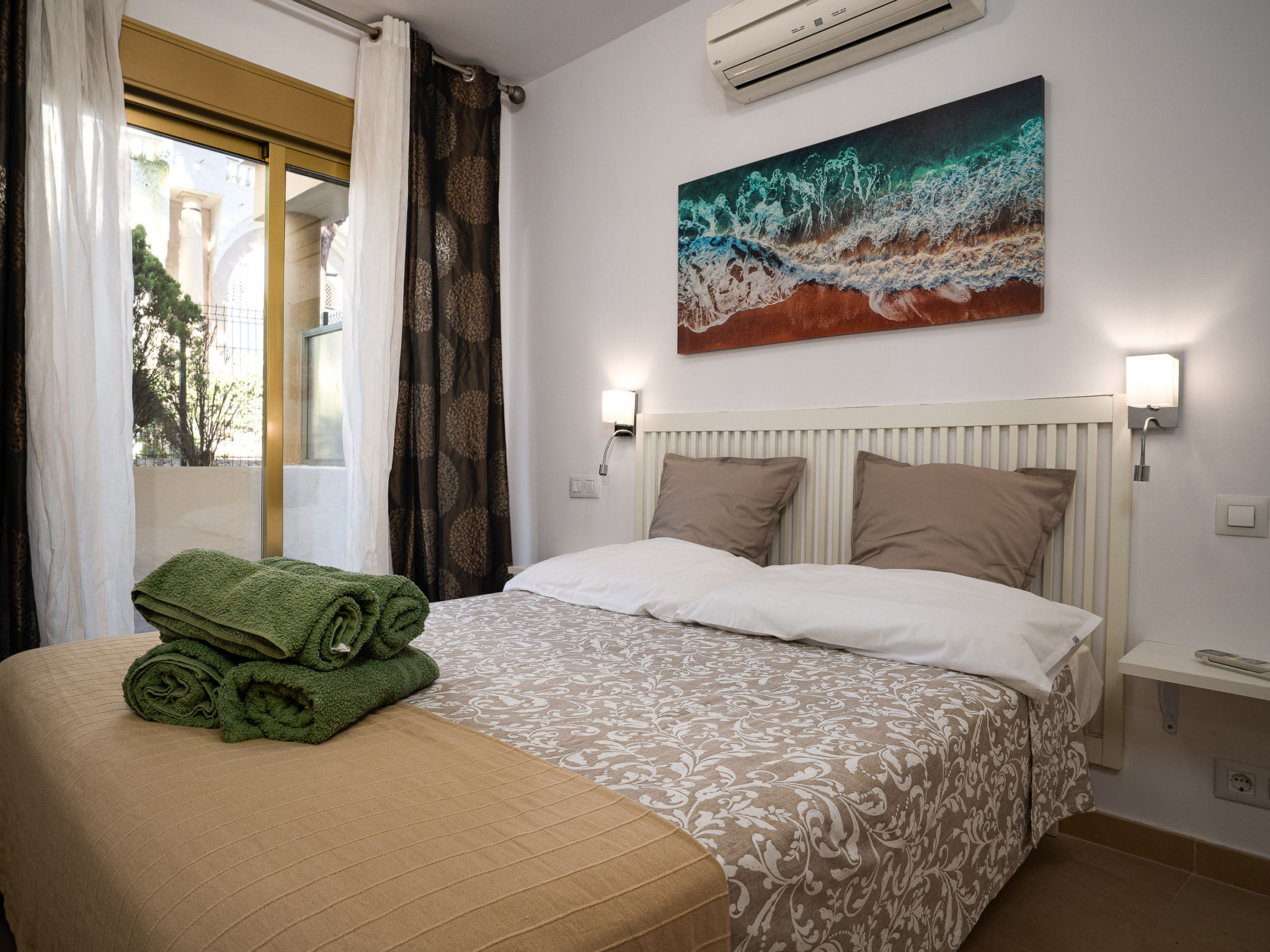 Photo of Beachside groundfloor apartment- Elviria 101, Roma