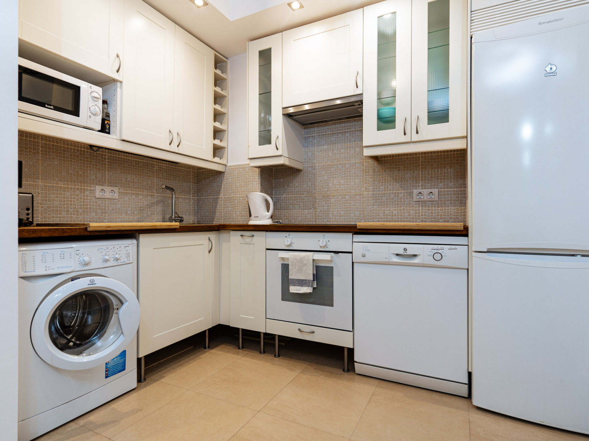 Photo of Beachside groundfloor apartment- Elviria 101, Roma