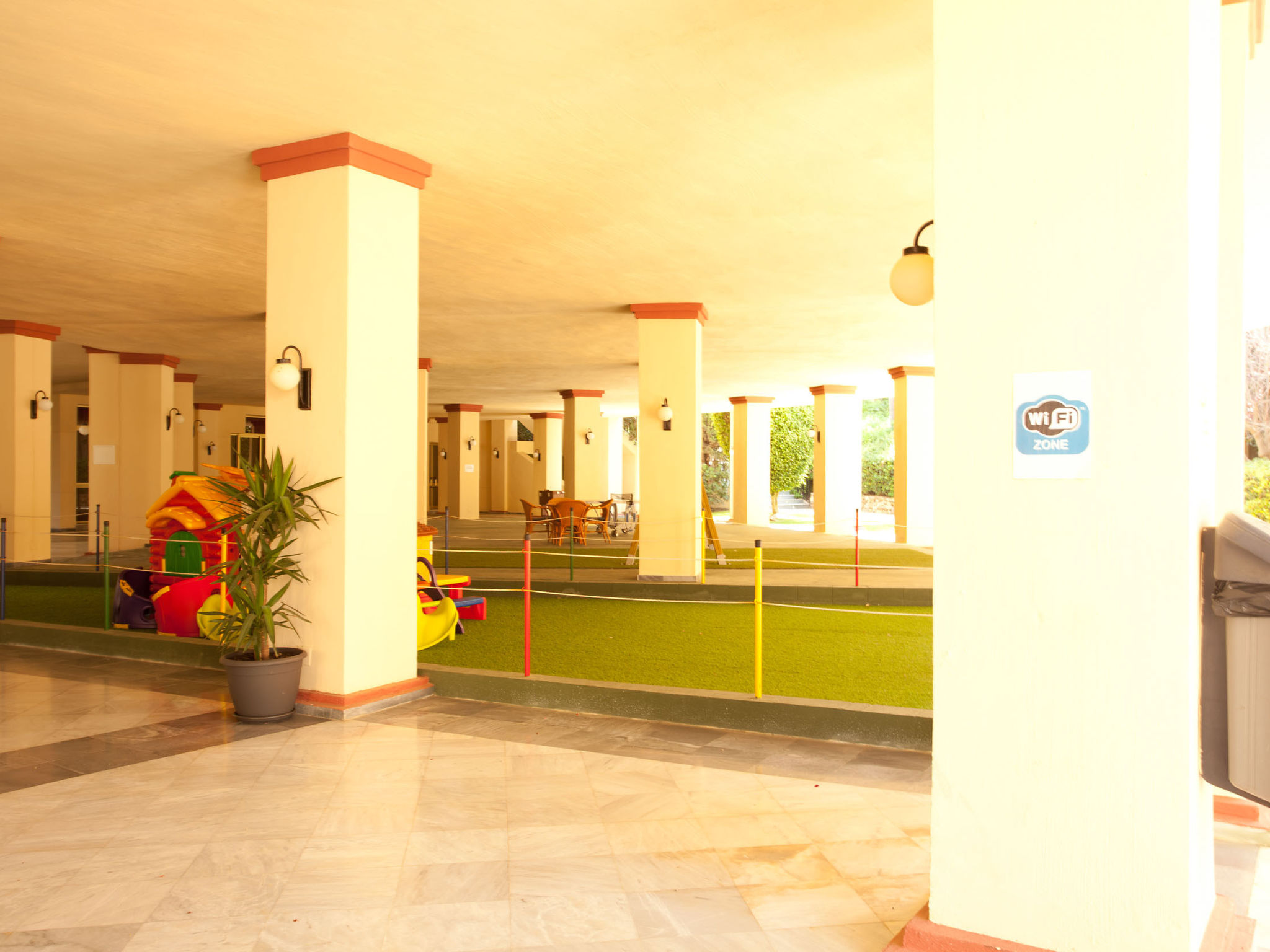 Photo of Beachside groundfloor apartment- Elviria 101, Roma