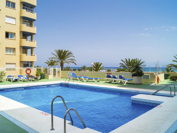 Op 900m van centrum Estepona: appartement met zeezicht in Estepona
