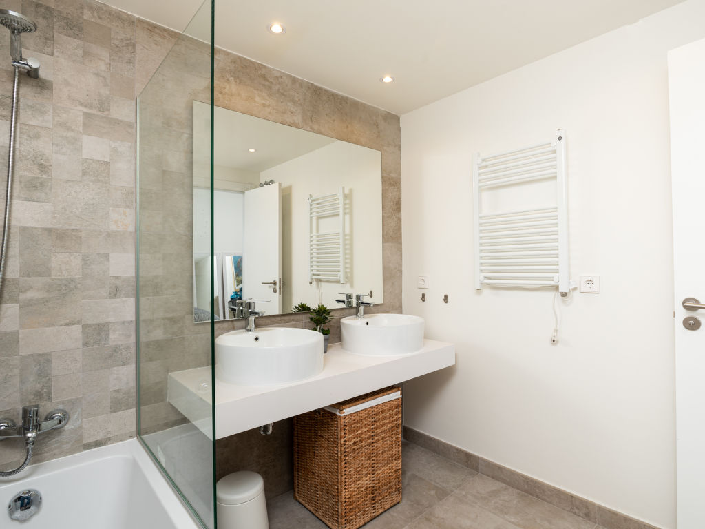 Estepona Roof Top View — Bathroom / Wellness