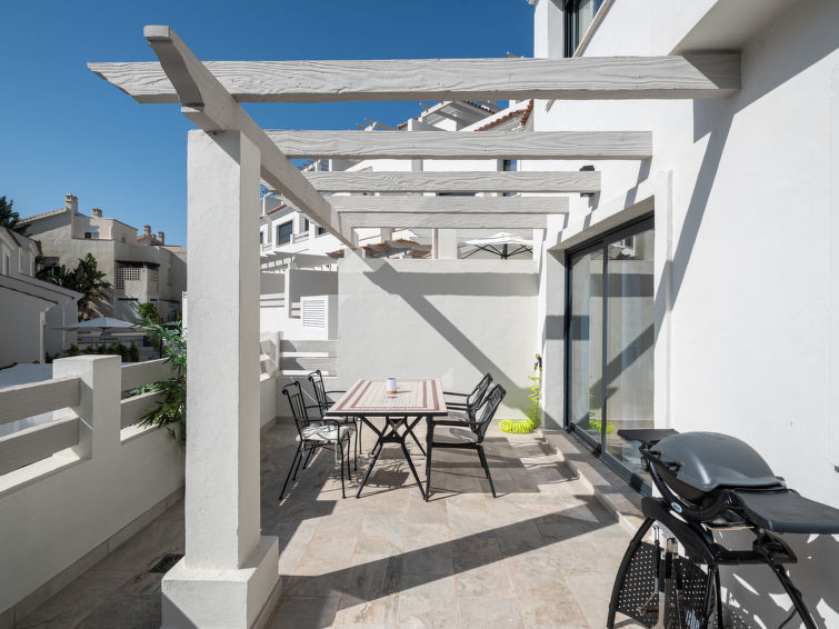 Search and Stay destination El Paraíso, AN - Spain from AU$ 359. Campanario Townhouse