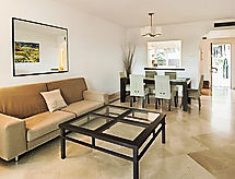 Zonovergoten appartement met 5 zwembaden vlakbij strand Estepona - thumbnail 3