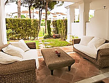 Zonovergoten appartement met 5 zwembaden vlakbij strand Estepona - thumbnail 2