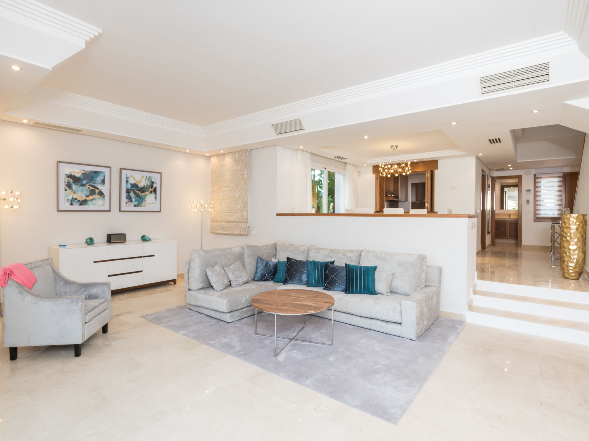 Photo of Perla Blanca