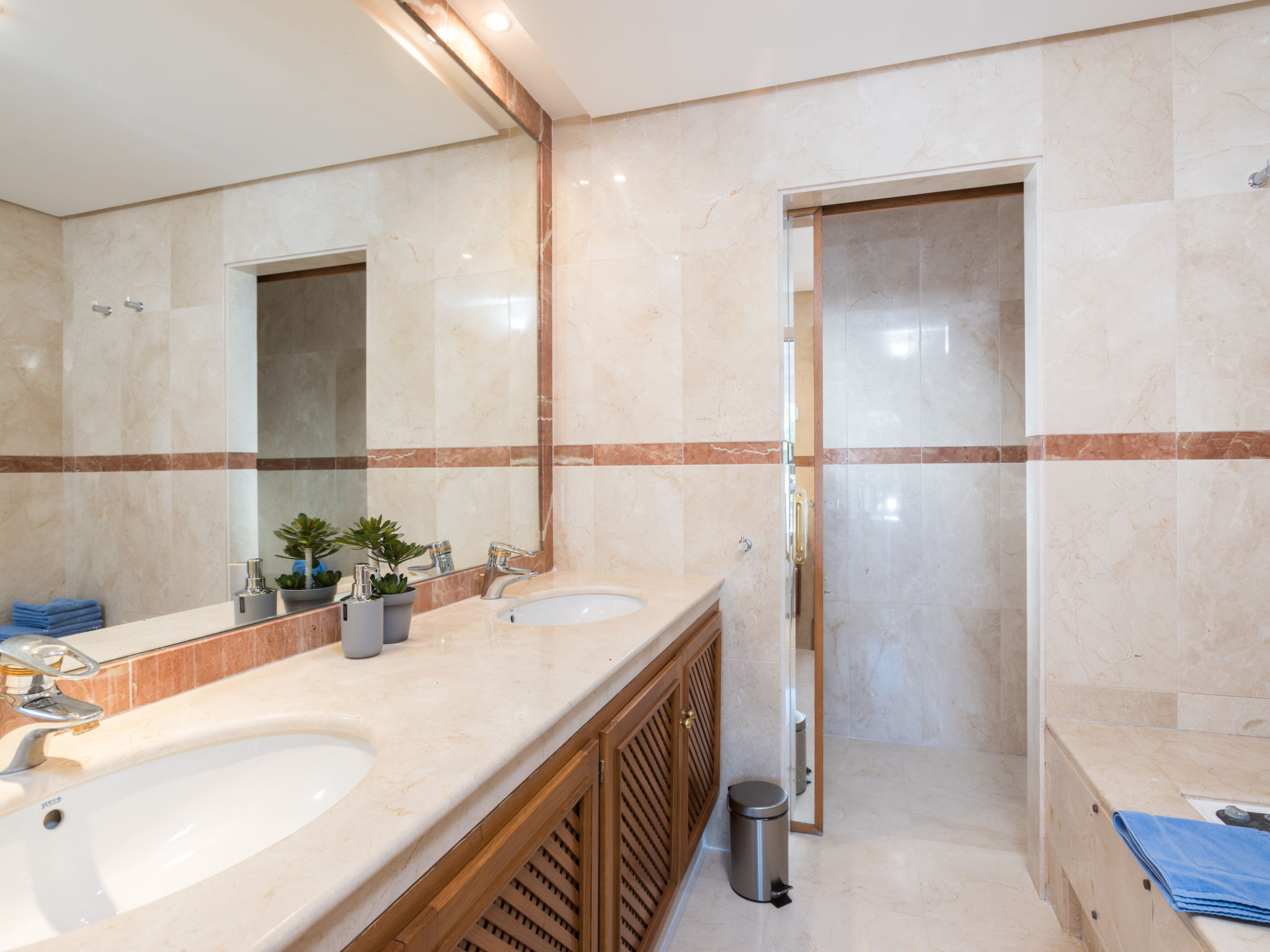 Photo of Perla Blanca