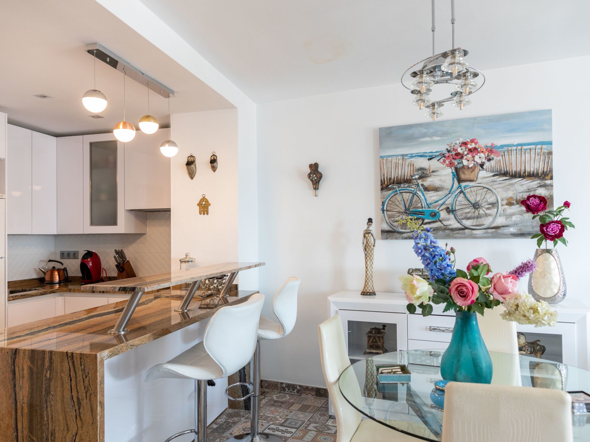 Ein Traum am Meer.-Drinnen