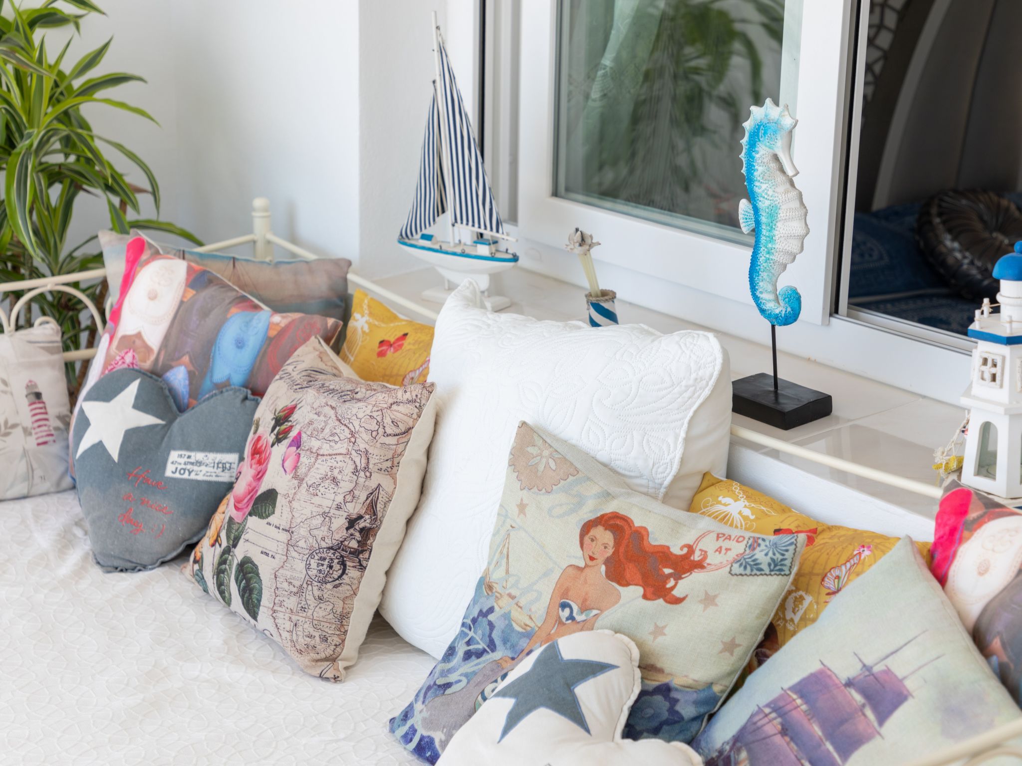 Ein Traum am Meer.-Drinnen