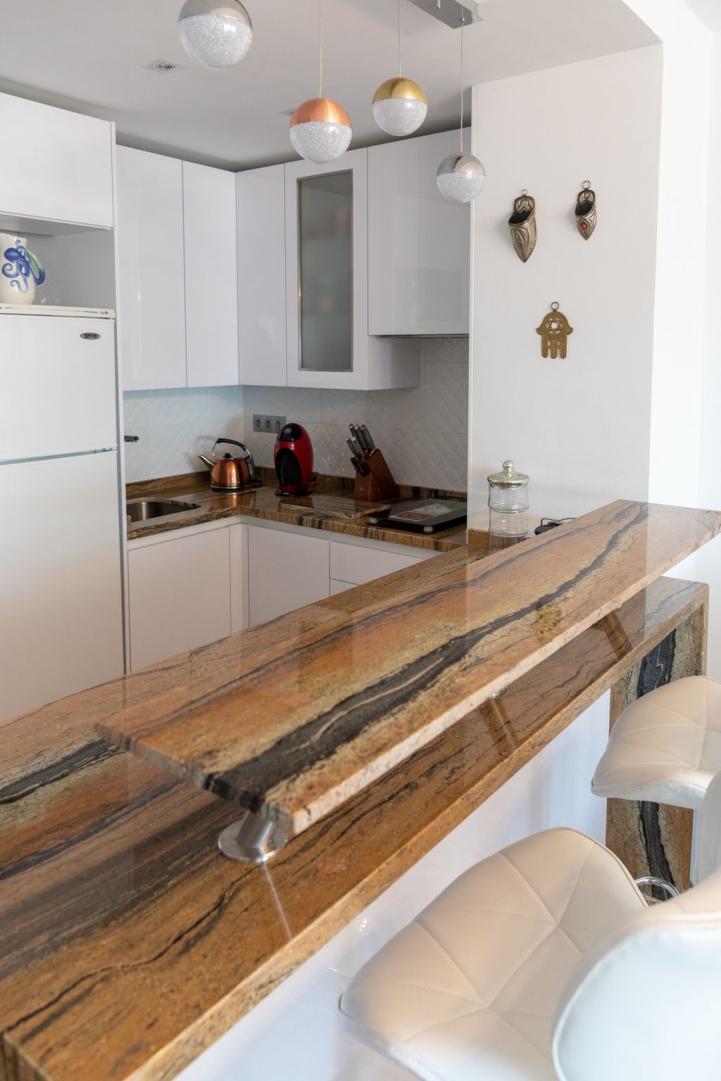 Ein Traum am Meer.-Drinnen