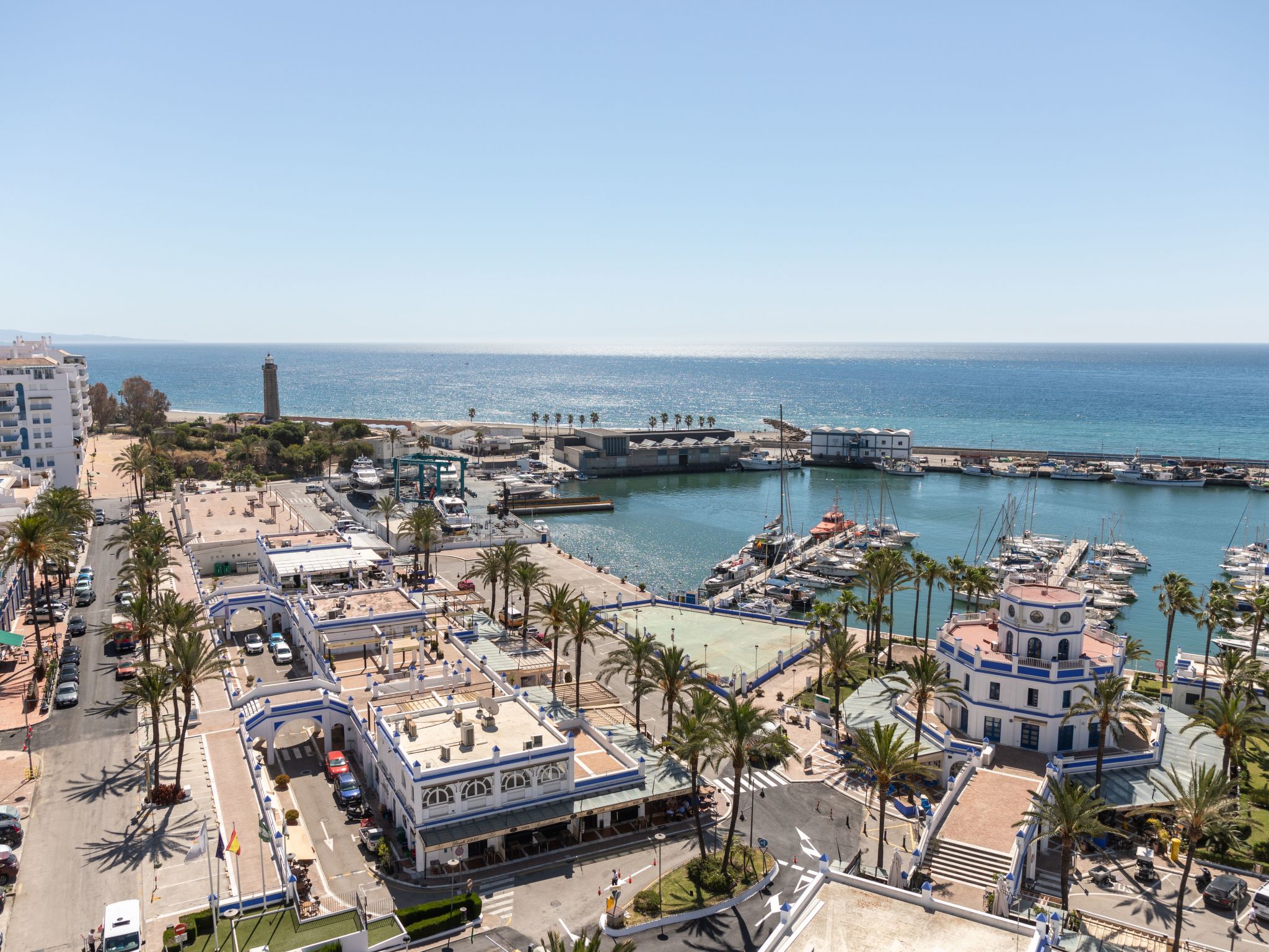 Ein Traum am Meer.-Drinnen
