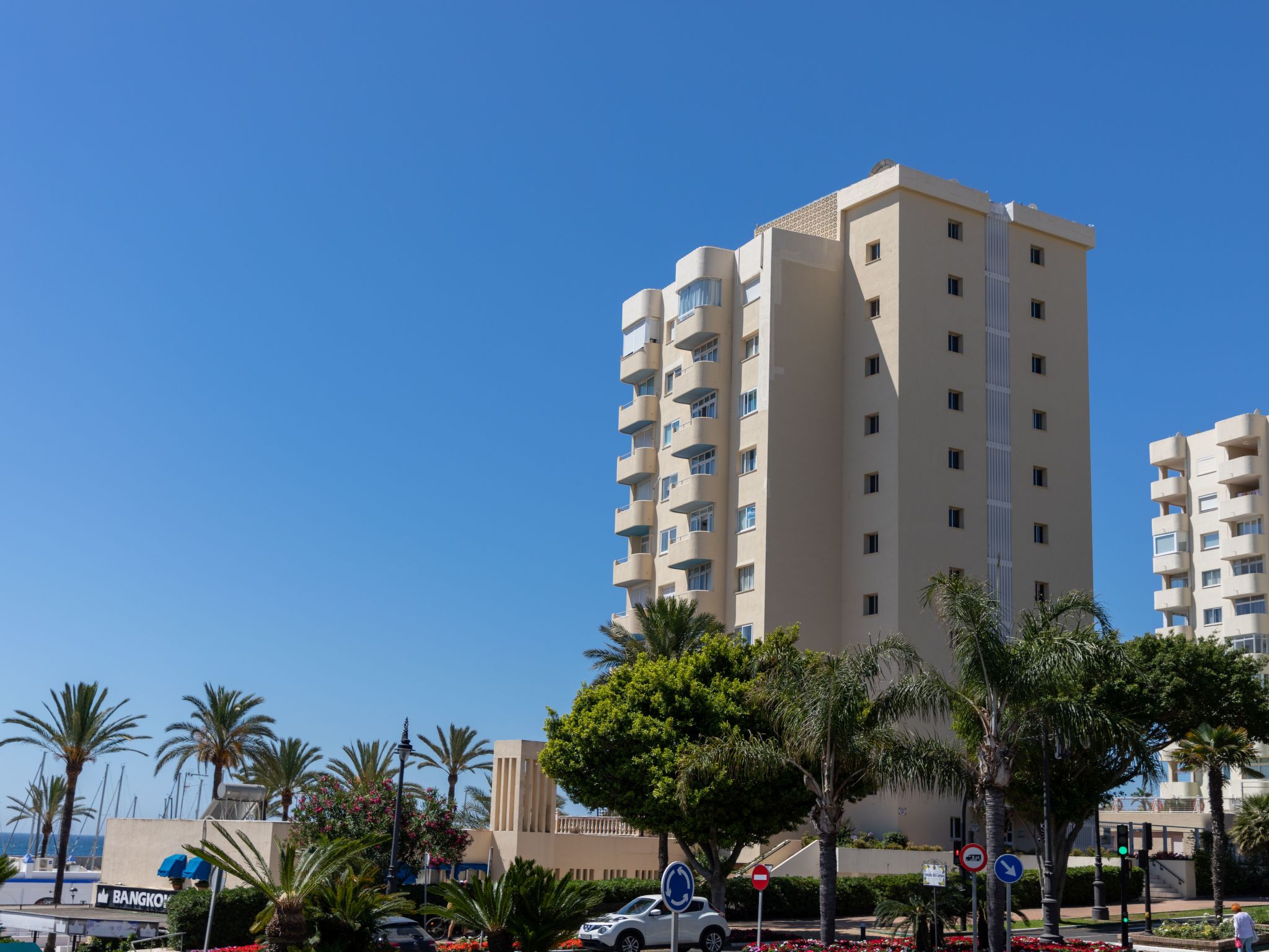 Ein Traum am Meer.-Drinnen