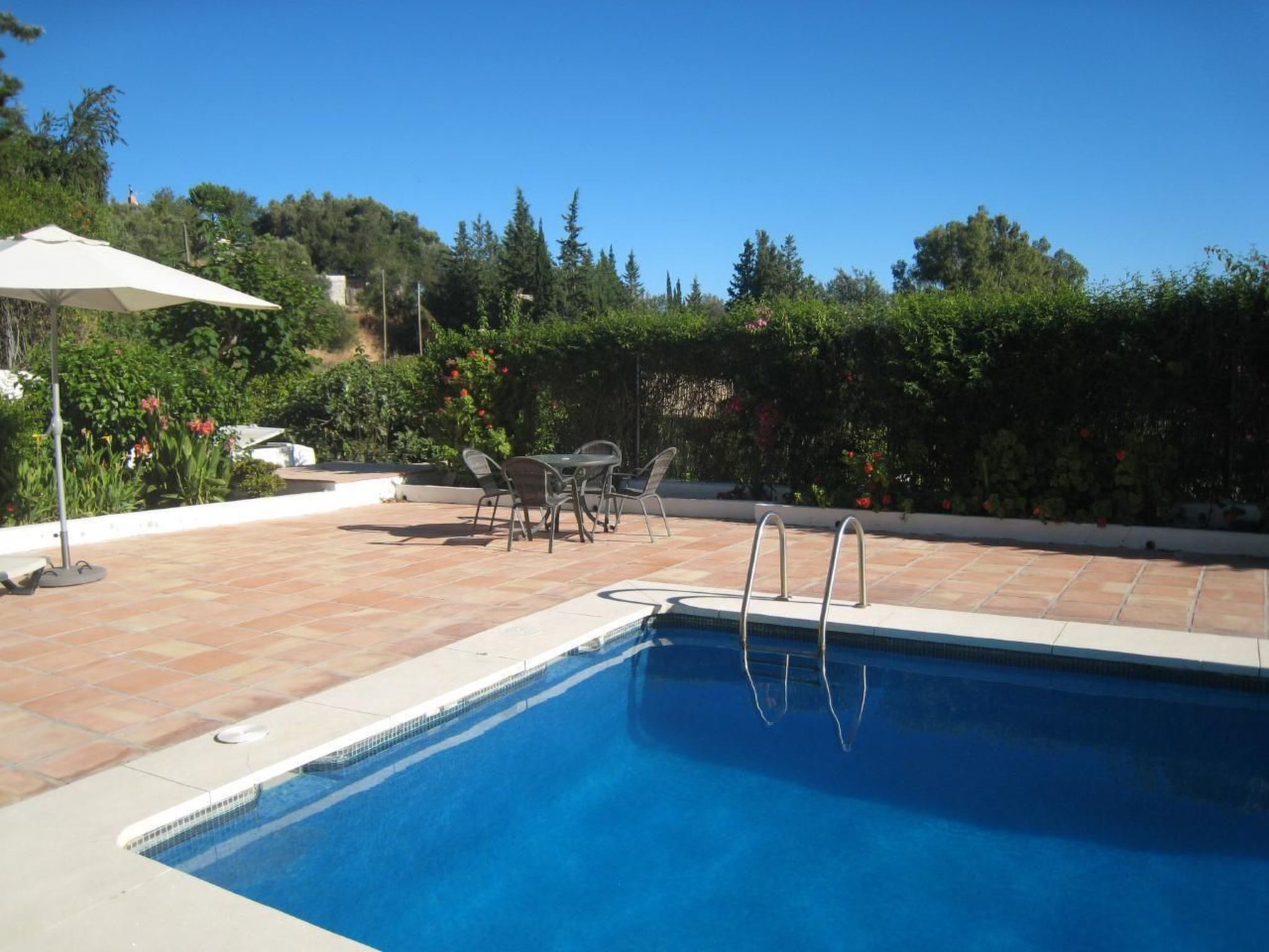 Villa La Recalada mit Privatpool-Drinnen