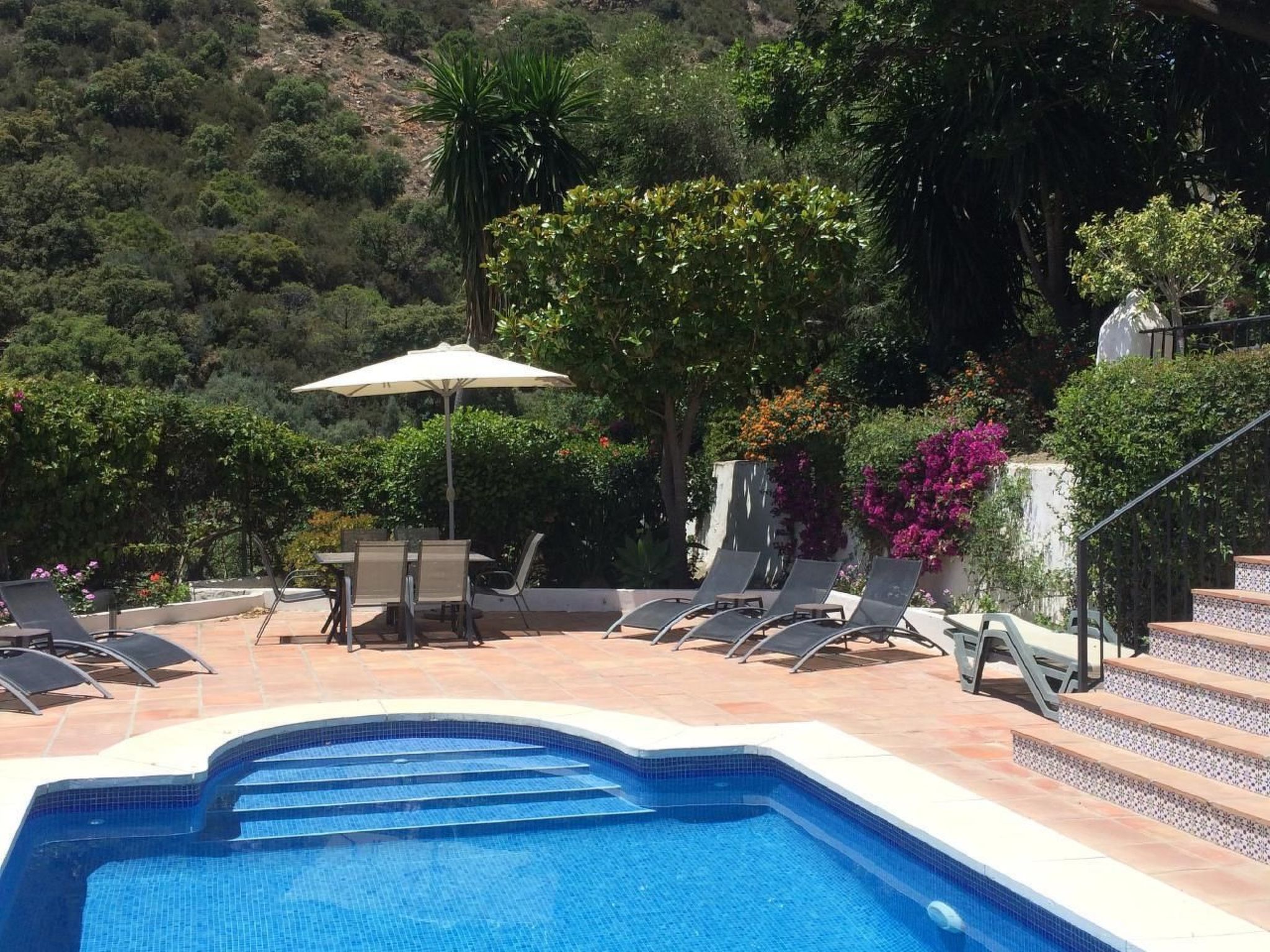 Villa La Recalada mit Privatpool-Drinnen