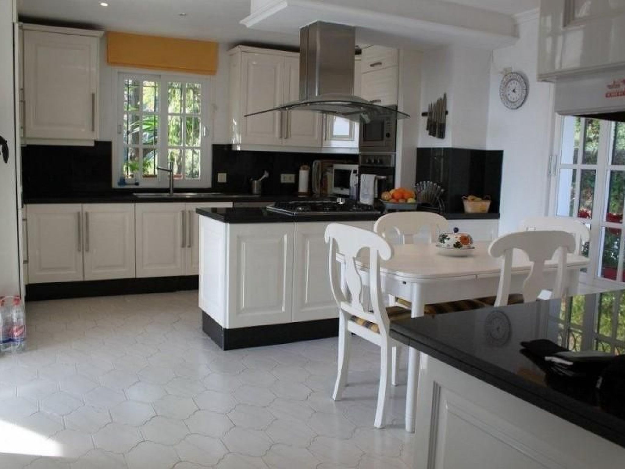 Villa La Recalada mit Privatpool-Drinnen