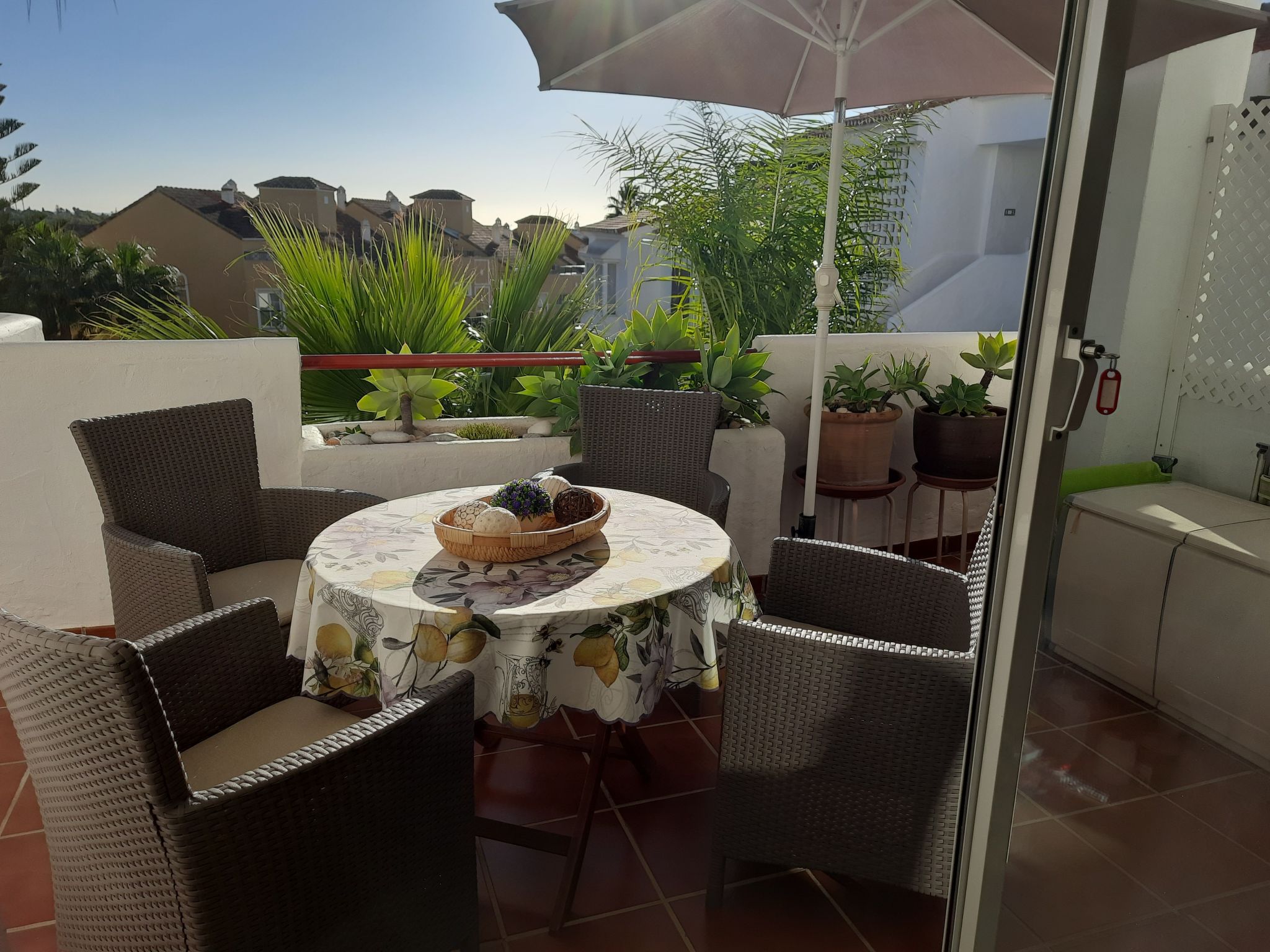 Kaehe's Paradise-Outside