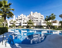 Strandappartement Estepona met zwembad, zeezicht en directe strandtoegang - thumbnail 1