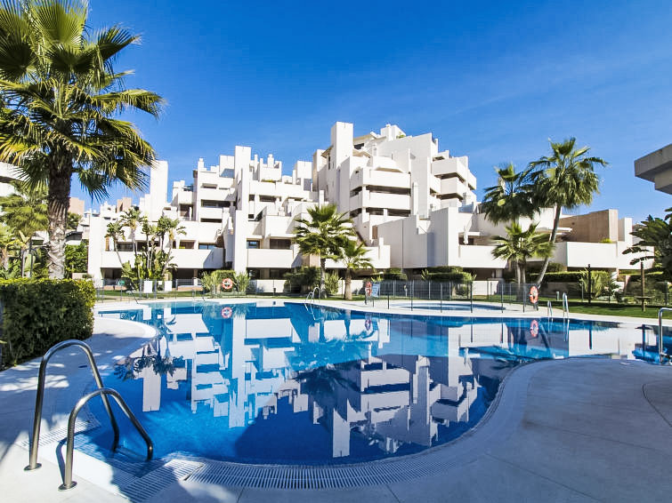 Bahia de la Plata Apartment in Estepona