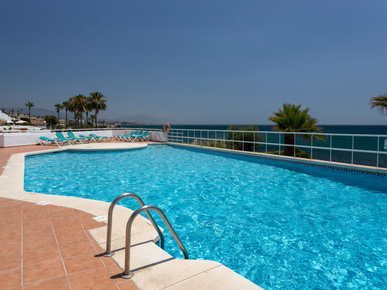 Aan zee: Ruim appartement met zeezicht in Estepona in Estepona
