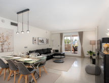 Stijlvol appartement aan de golfbaan met zwembad, vlakbij strand Estepona - thumbnail 3