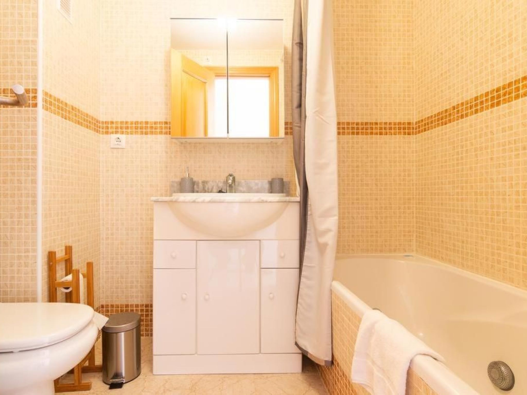 "Manilva Playa" mit Pool-Binnen