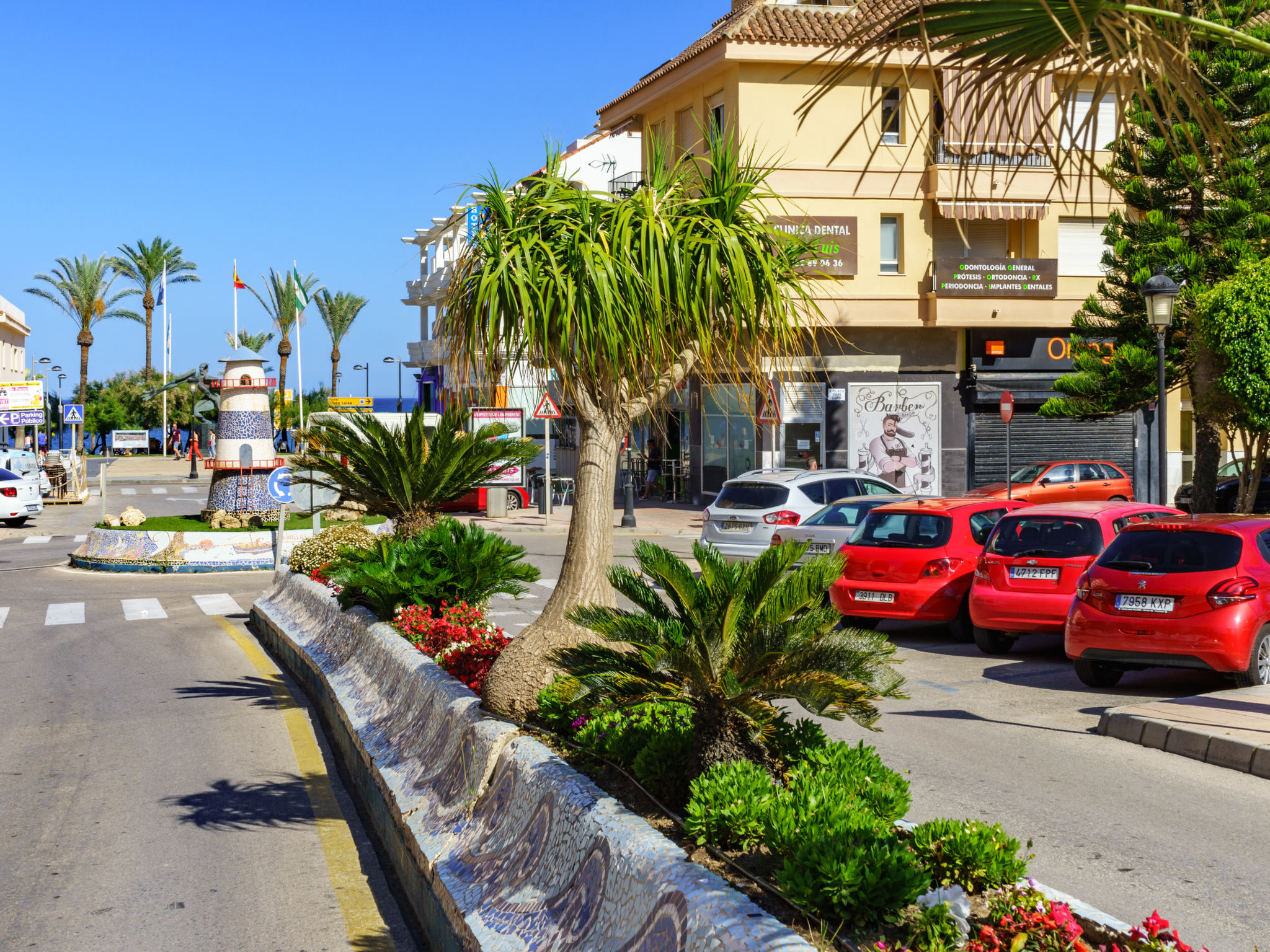 "Manilva Playa" mit Pool-Omgeving