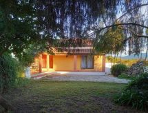 Appartement in San Pablo De Buceite mit Kleinem Garten