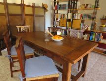 Appartement in San Pablo De Buceite mit Kleinem Garten